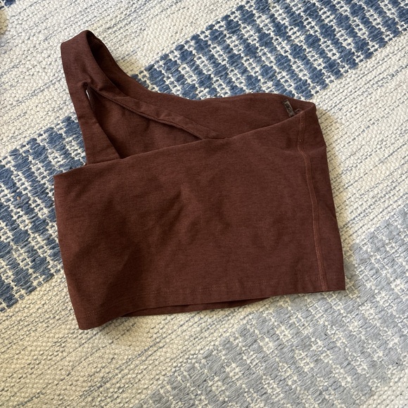 Beyond Yoga One-Shoulder Brown Top - Picture 3 of 3